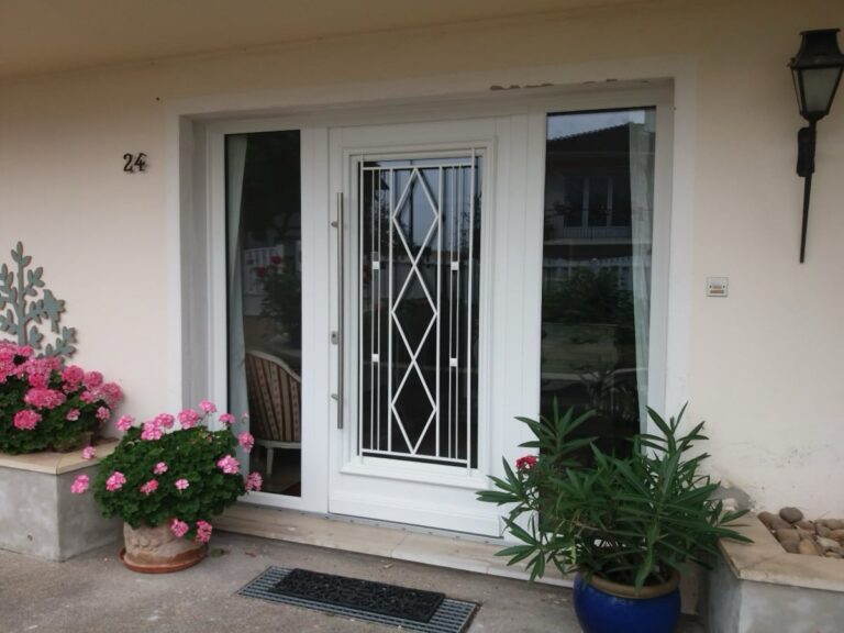 porte entree bois grille 13