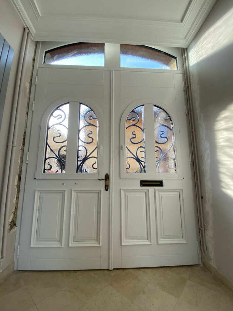 porte entree bois grille 37